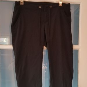 Columbia nylon capris size 8